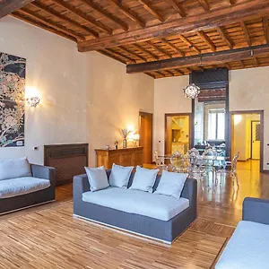 Apartment Piazza Venezia Charming With View, Rome